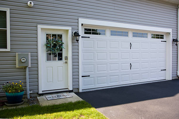 24/7 Emergency Garage Door Panel Replacement experts in Hoquiam, WA